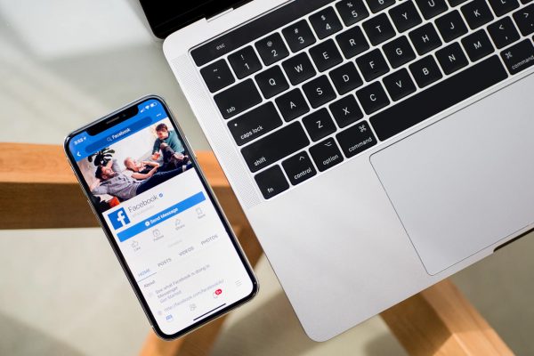 Facebook to send Cambridge Analytica data-use notices