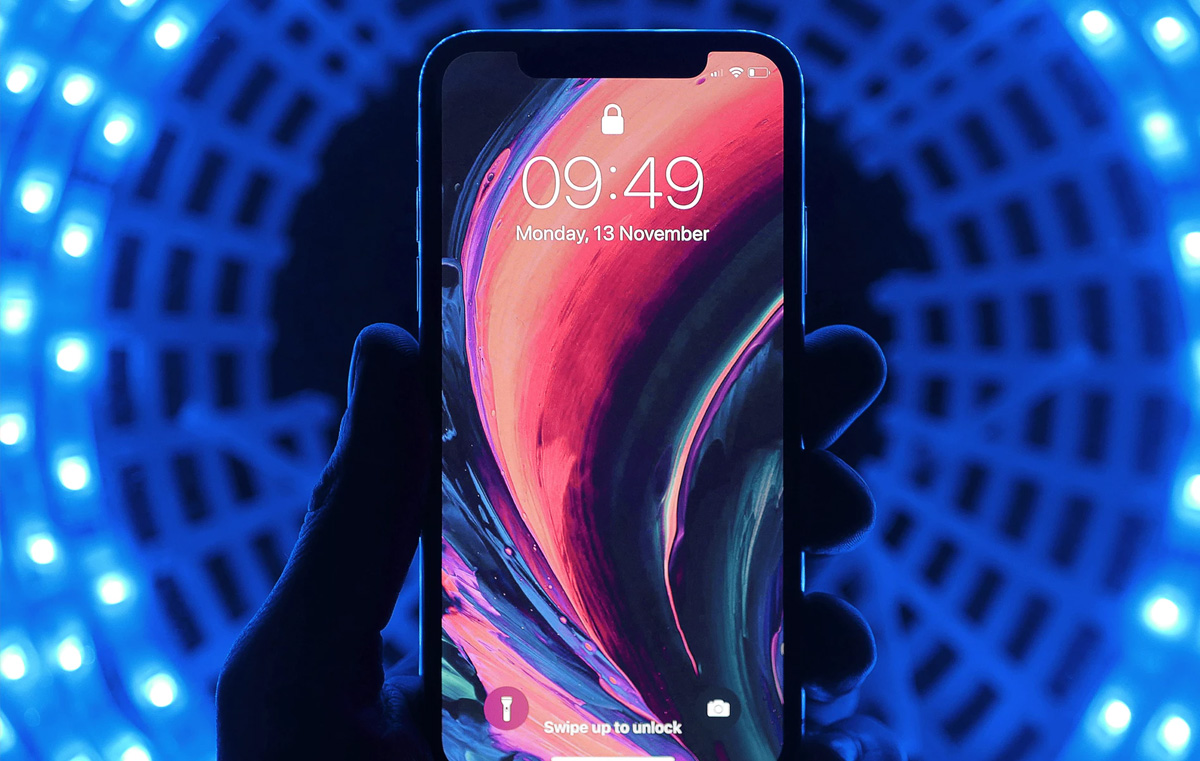 Does YouTube’s new dark theme save iPhone X battery life?